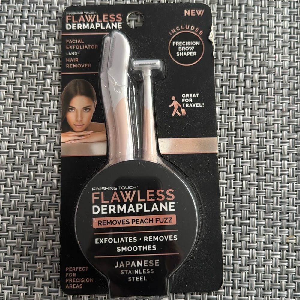 Flawlesss Dermaplane Set -Facial Exfoliatiator, Hair Remover and Brow Shaper